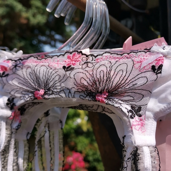 Sophie B. Garter Belt - Picture 2 of 5